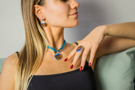 5 Reasons Why Enamel Jewelry Should Be Your Next Fashion Staple