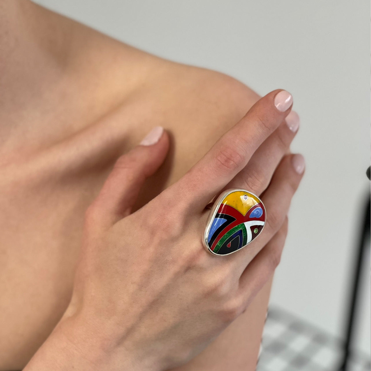 Vivid Verse Ring